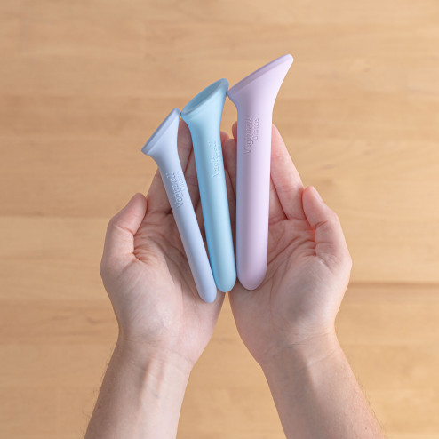 dilatateurs vaginaux vagiwell small tenus dans les mains