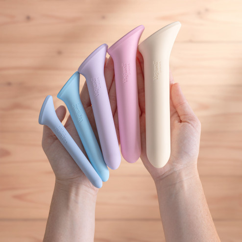 Kit Vagiwell Dilatateurs vaginaux premium 5 Medintim tenu dans les mains